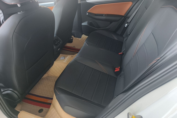 Volkswagen Bora 2025 car image #17