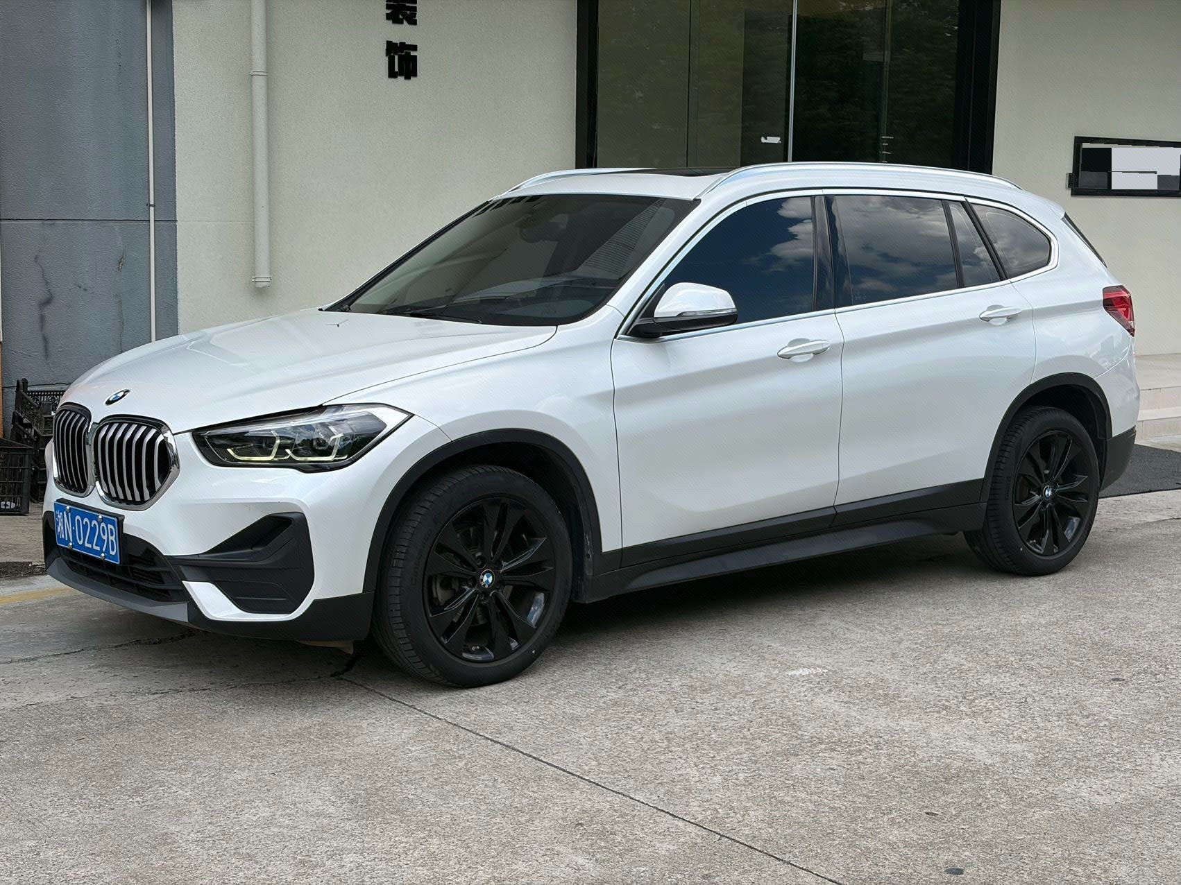 BMW X1 2021 BMW X1 2021 car image