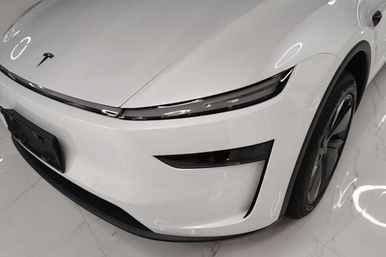 Tesla Model Y 2026 #26 Tesla Model Y 2026 car image #26