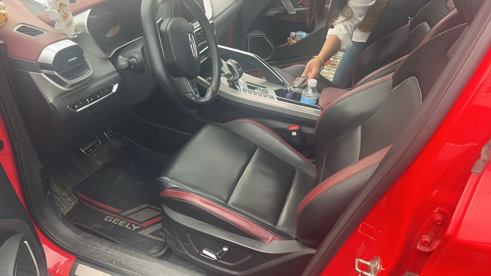 GEELY Coolray 2020 immagine di auto #2