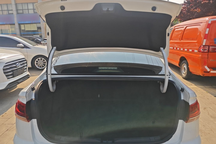Volkswagen Bora 2024 car image #19