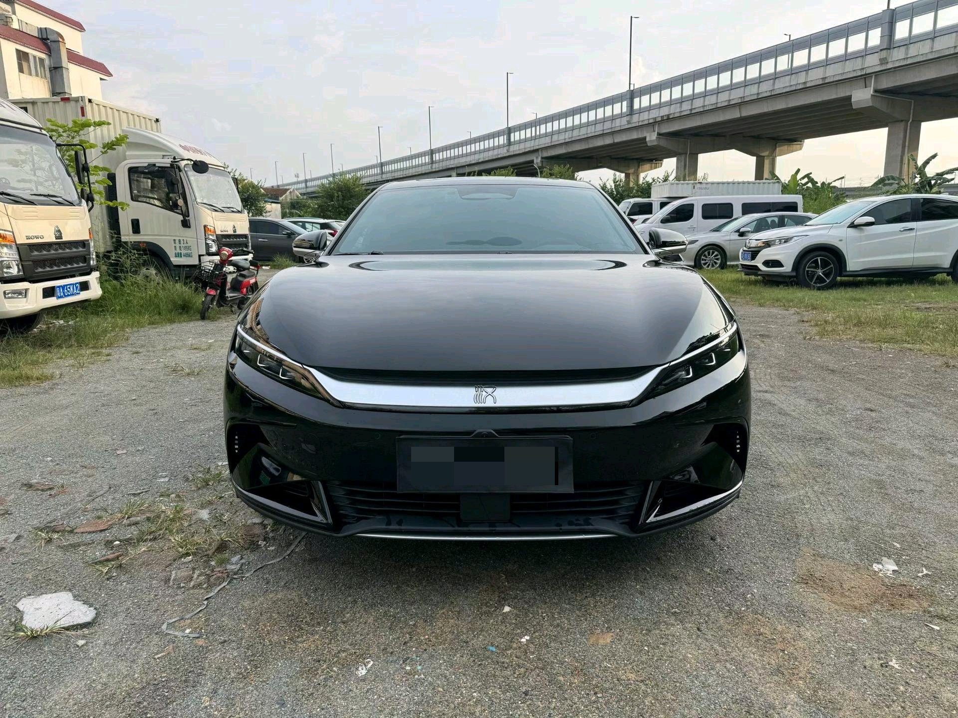 BYD Han 2025 car image #2