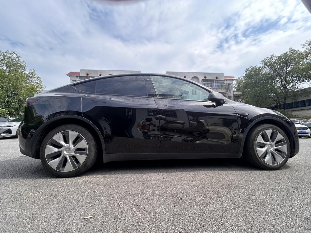 Tesla Model Y 2022 #6 Tesla Model Y 2022 car image #6
