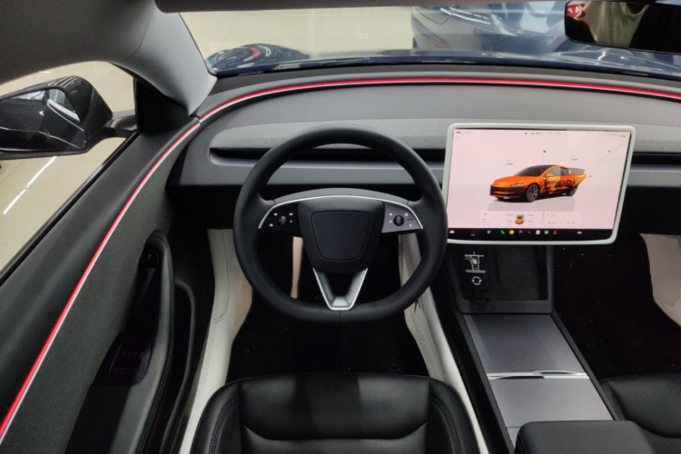 Tesla Model 3 2024 car image #11