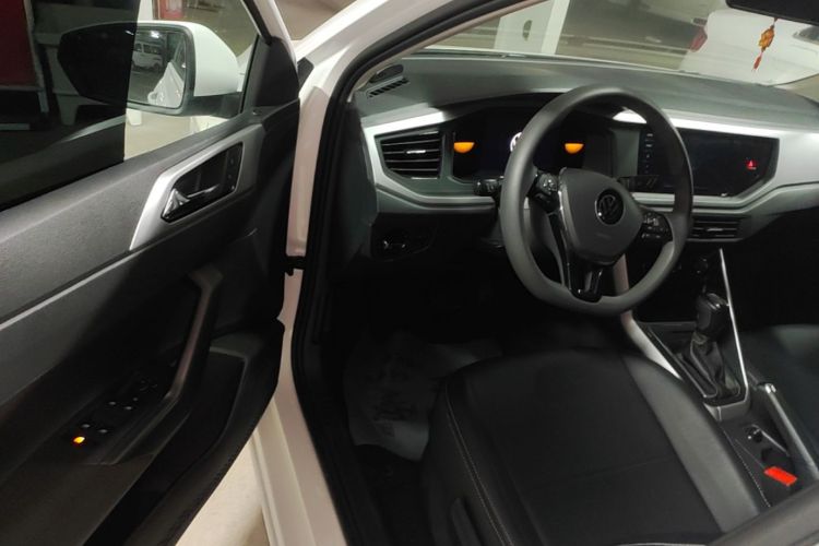Volkswagen Polo 2023 car image #16