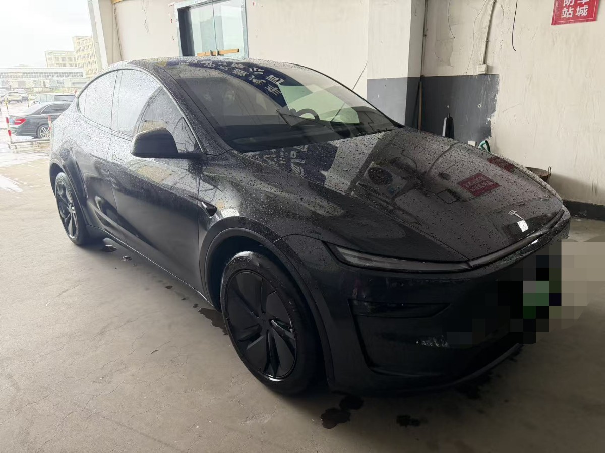 Tesla Model Y 2025 #3 Tesla Model Y 2025 car image #3
