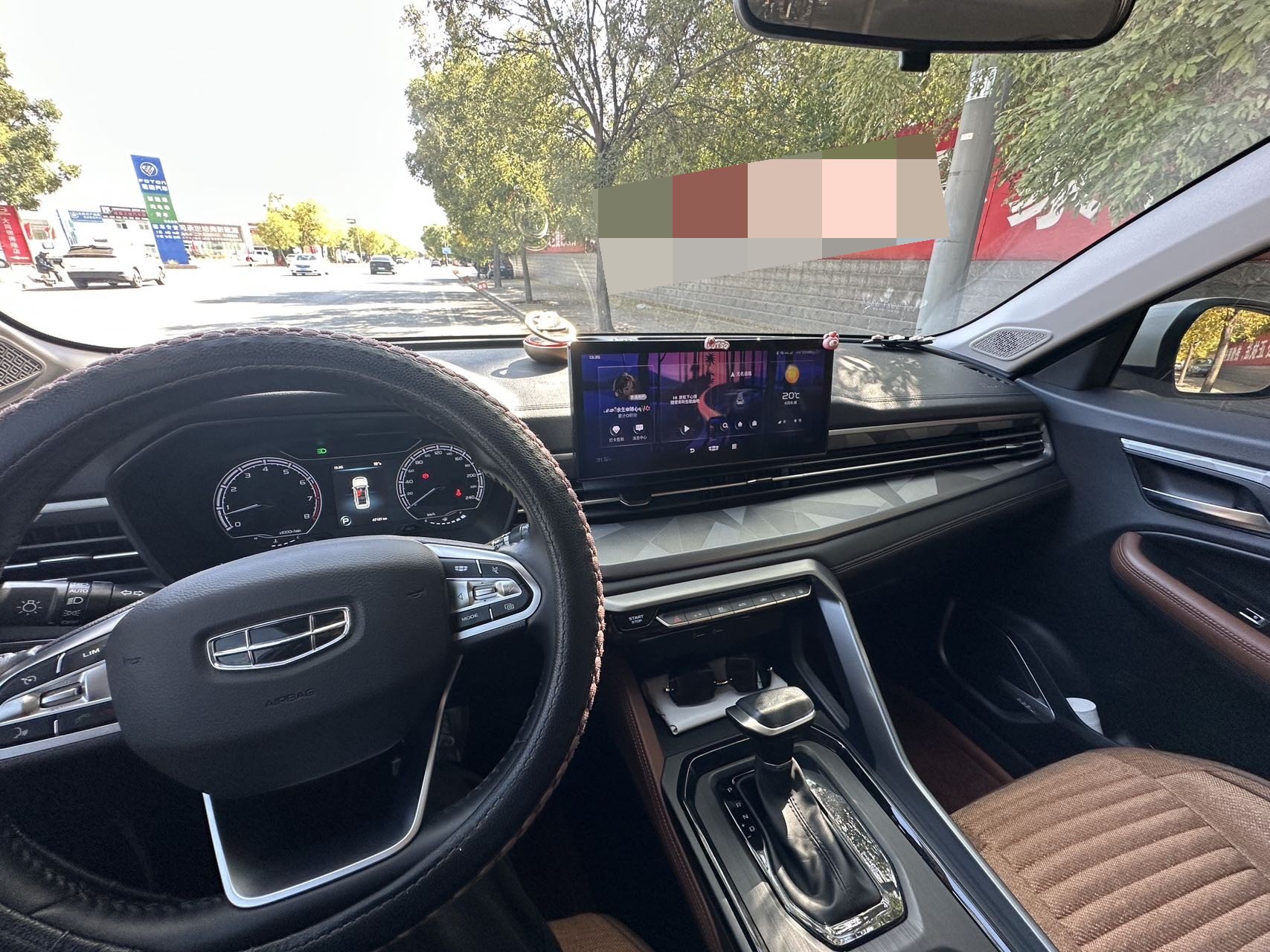 GEELY Vision X6 2023 صورة سيارة #5