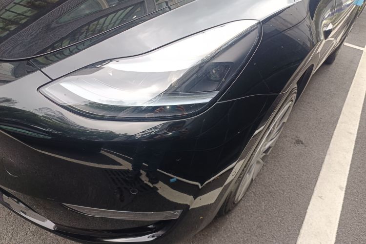 Tesla Model Y 2023 car image #23