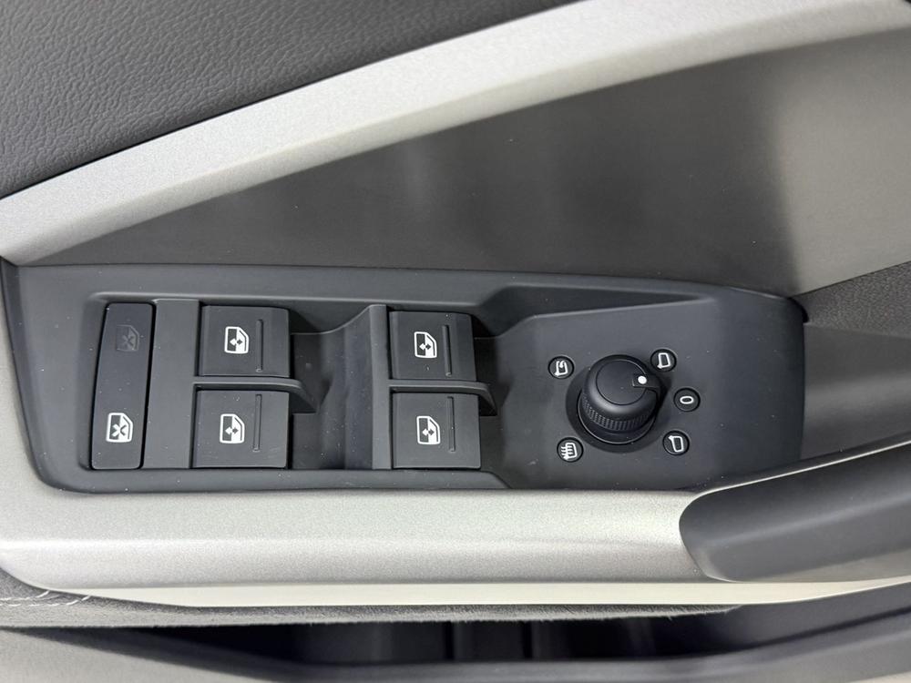 Audi Q3 2022 car image #21