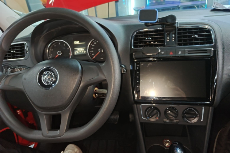 Volkswagen Polo 2015 #10 Volkswagen Polo 2015 car image #10