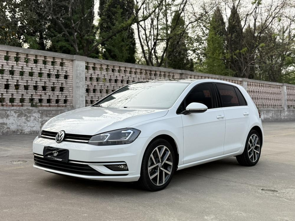 Volkswagen Golf 2020 car image 