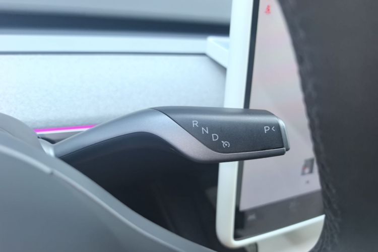 Tesla Model Y 2024 car image #14