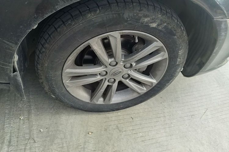 GEELY Emgrand 2016 car image #9