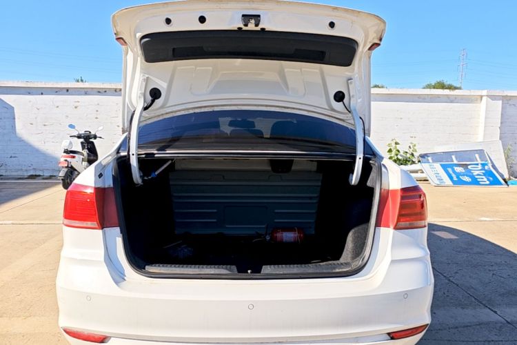 Volkswagen Santana 2016 imagen de coche #19