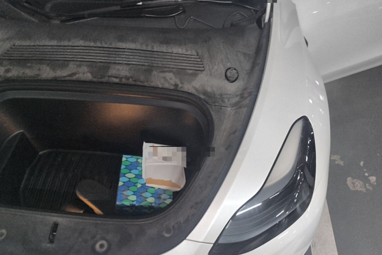 Tesla Model Y 2023 car image #28