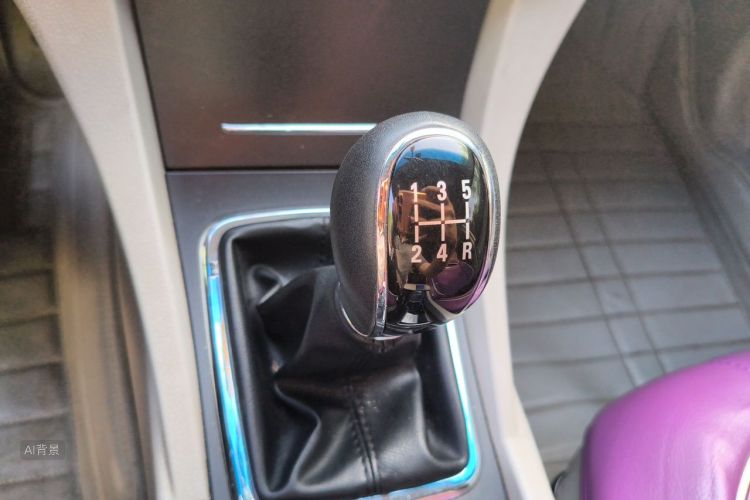 GEELY Emgrand 2015 #16 GEELY Emgrand 2015 car image #16