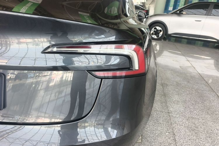 Tesla Model 3 2024 immagine di auto #8