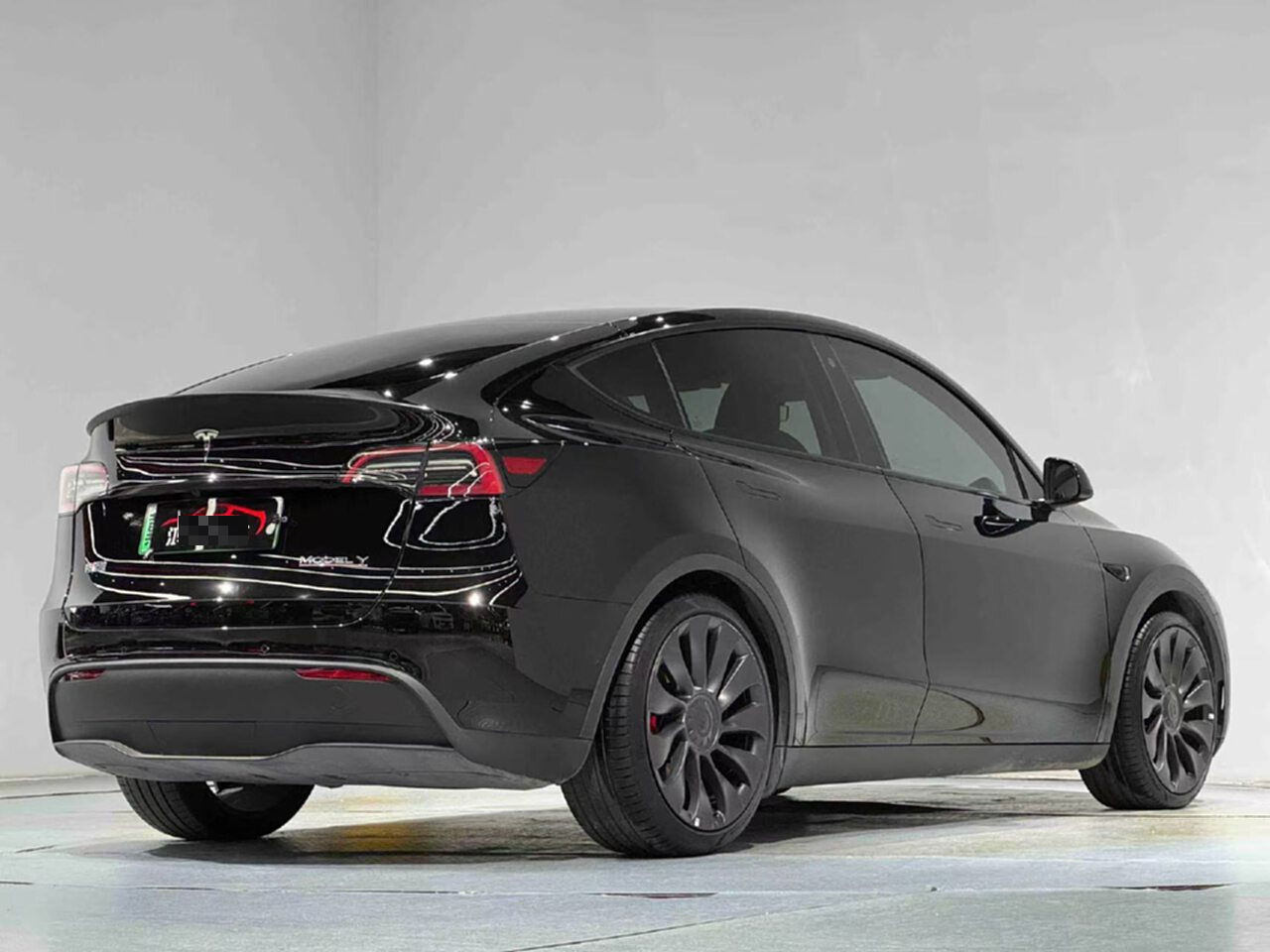 Tesla Model Y 2023 car image #6