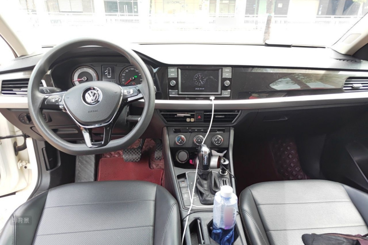 Volkswagen Lavida 2019 car image #11