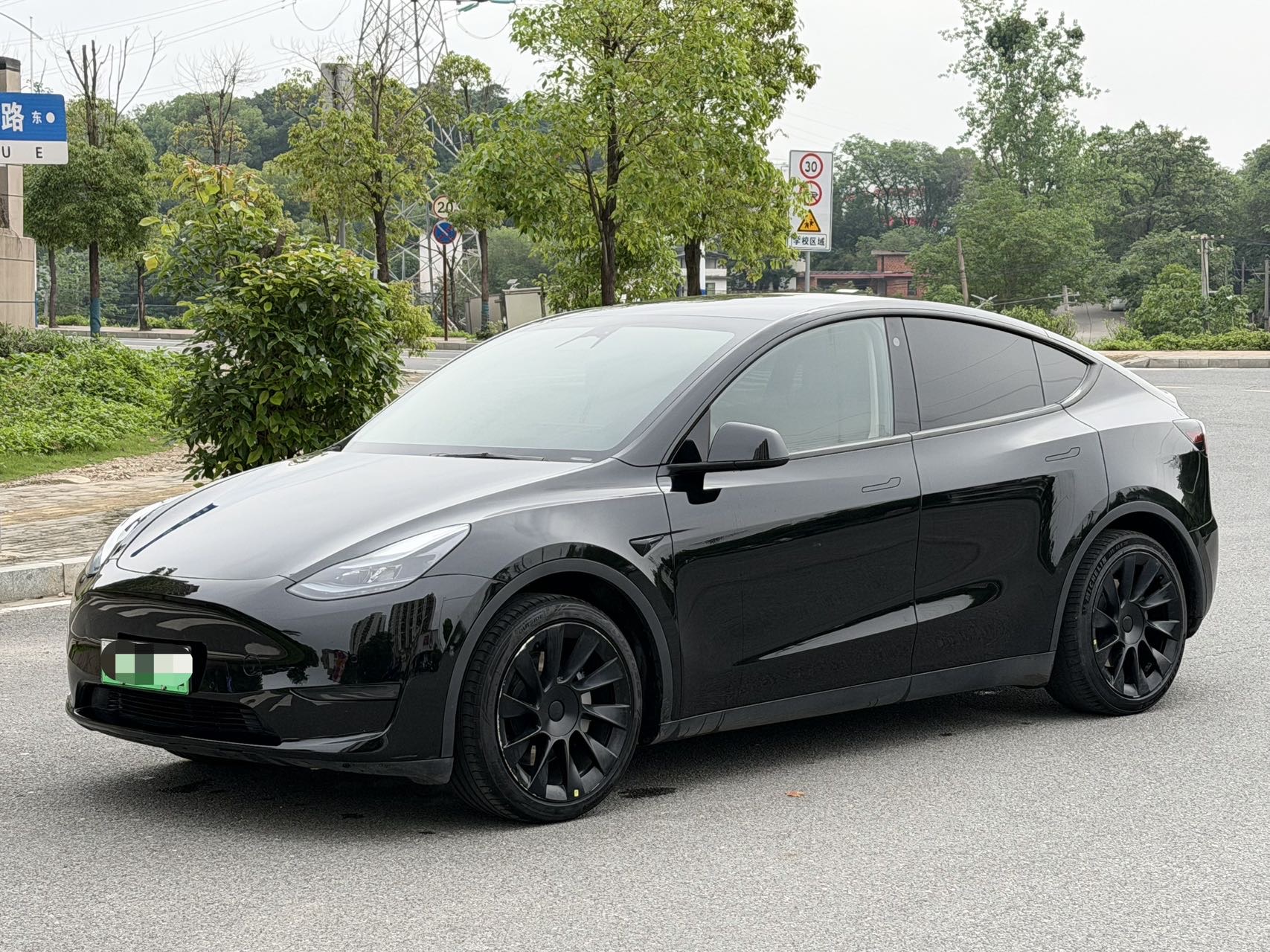 Tesla Model Y 2023 Tesla Model Y 2023 car image