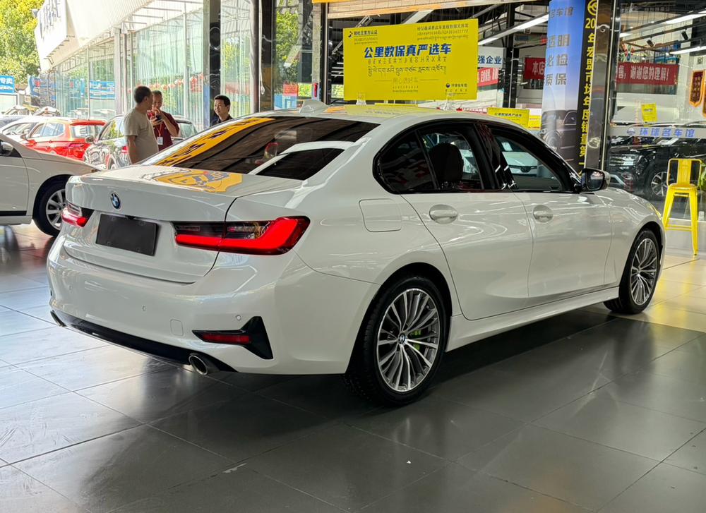 BMW 3 Series 2021 #6 BMW 3 Series 2021 car image #6