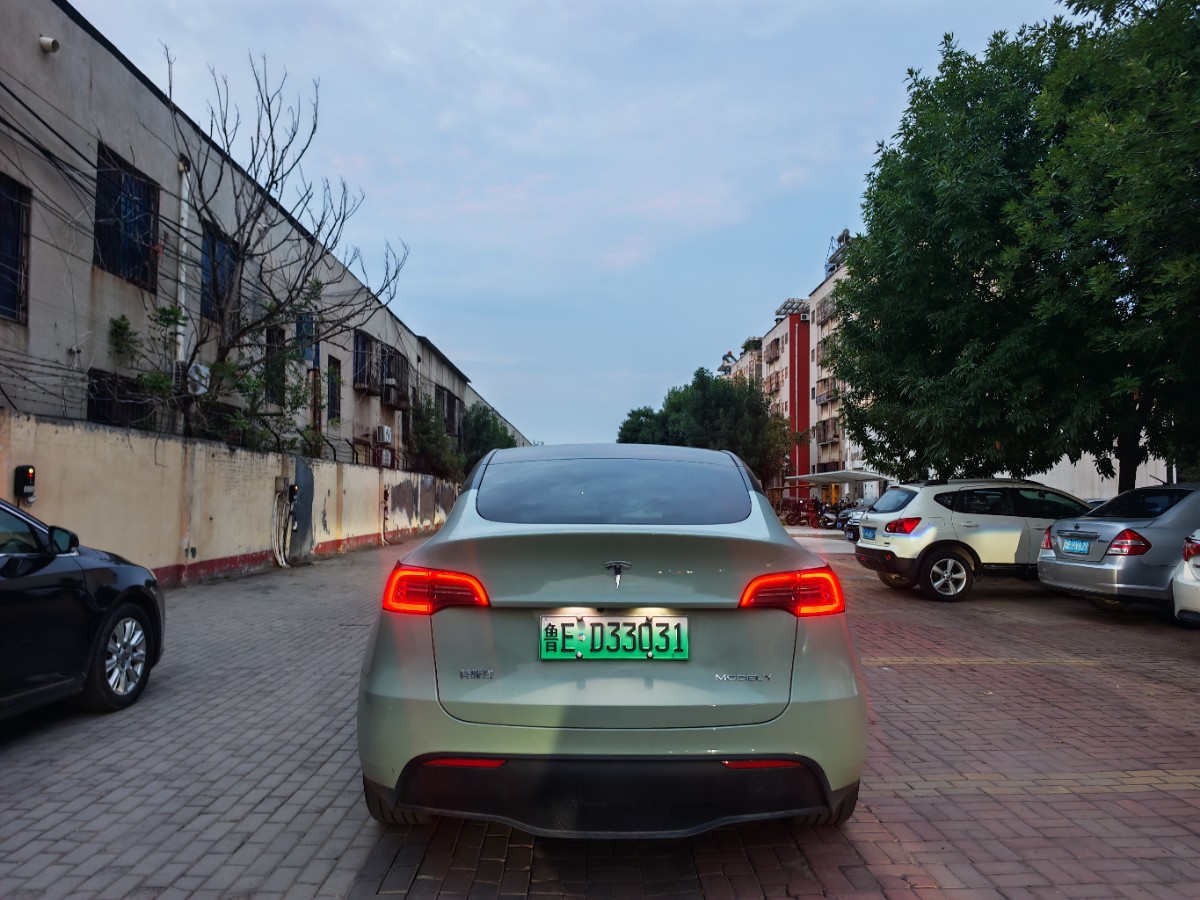 Tesla Model Y 2024 car image #4