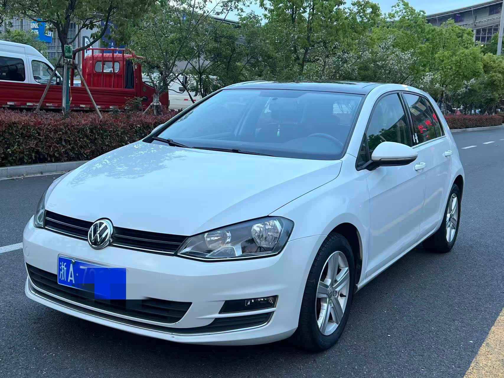 Volkswagen Golf 2014 Volkswagen Golf 2014 car image