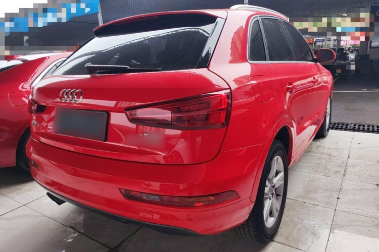 Audi Q3 2018 car image #7
