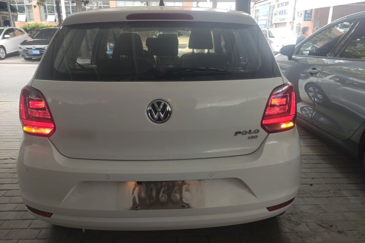 Volkswagen Polo 2016 car image #4