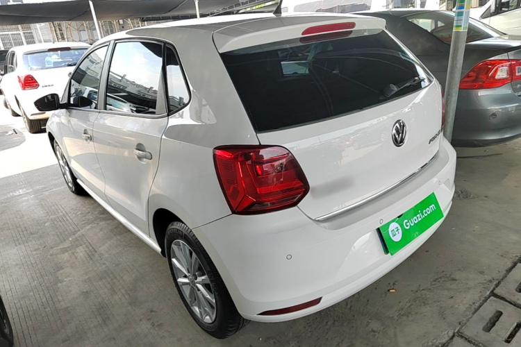 Volkswagen Polo 2014 car image #5