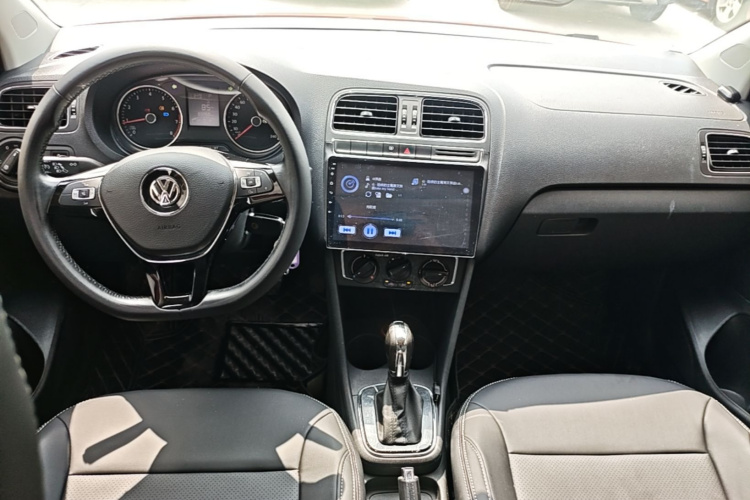 Volkswagen Polo 2017 car image #10