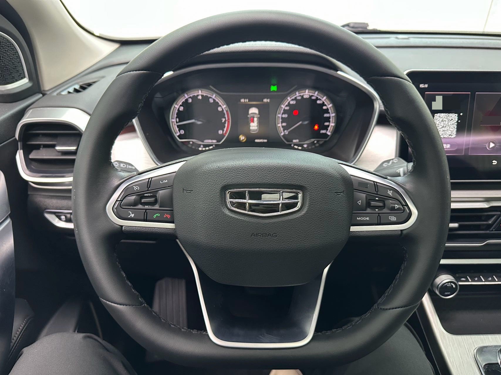 GEELY Coolray 2022 car image #9