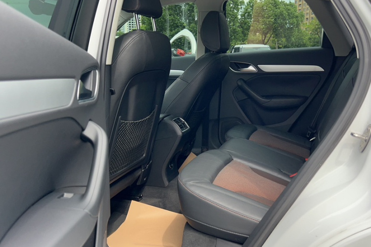 Audi Q3 2018 #17 Audi Q3 2018 car image #17