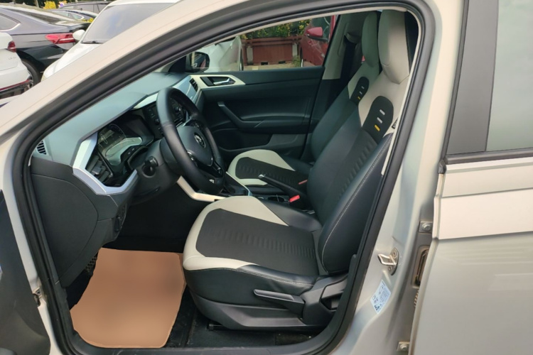 Volkswagen Polo 2020 car image #15