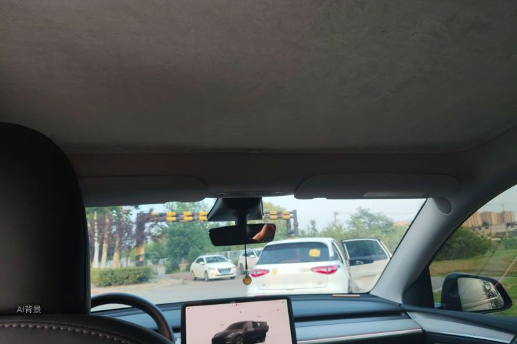 Tesla Model Y 2023 car image #20