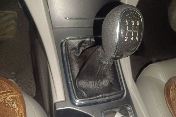 GEELY Emgrand 2016 car image #16