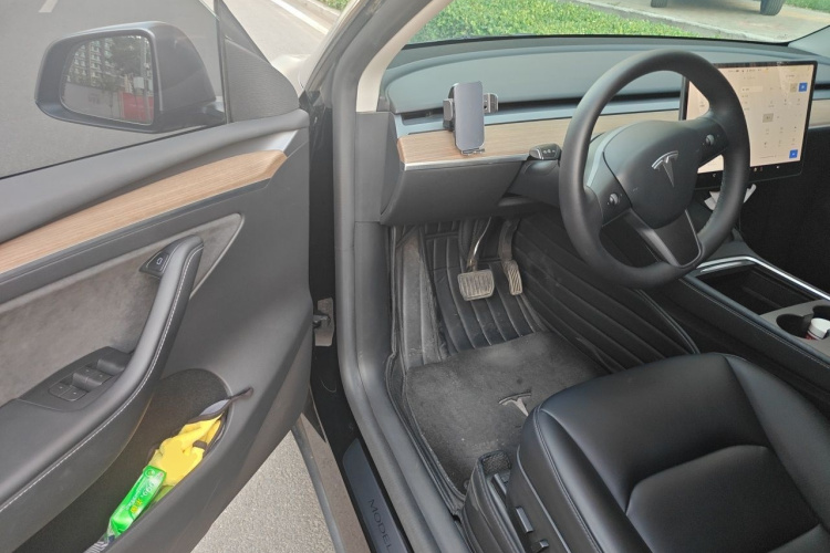 Tesla Model Y 2022 #9 Tesla Model Y 2022 car image #9
