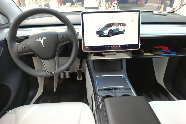 Tesla Model Y 2024 #11 Tesla Model Y 2024 immagine di auto #11