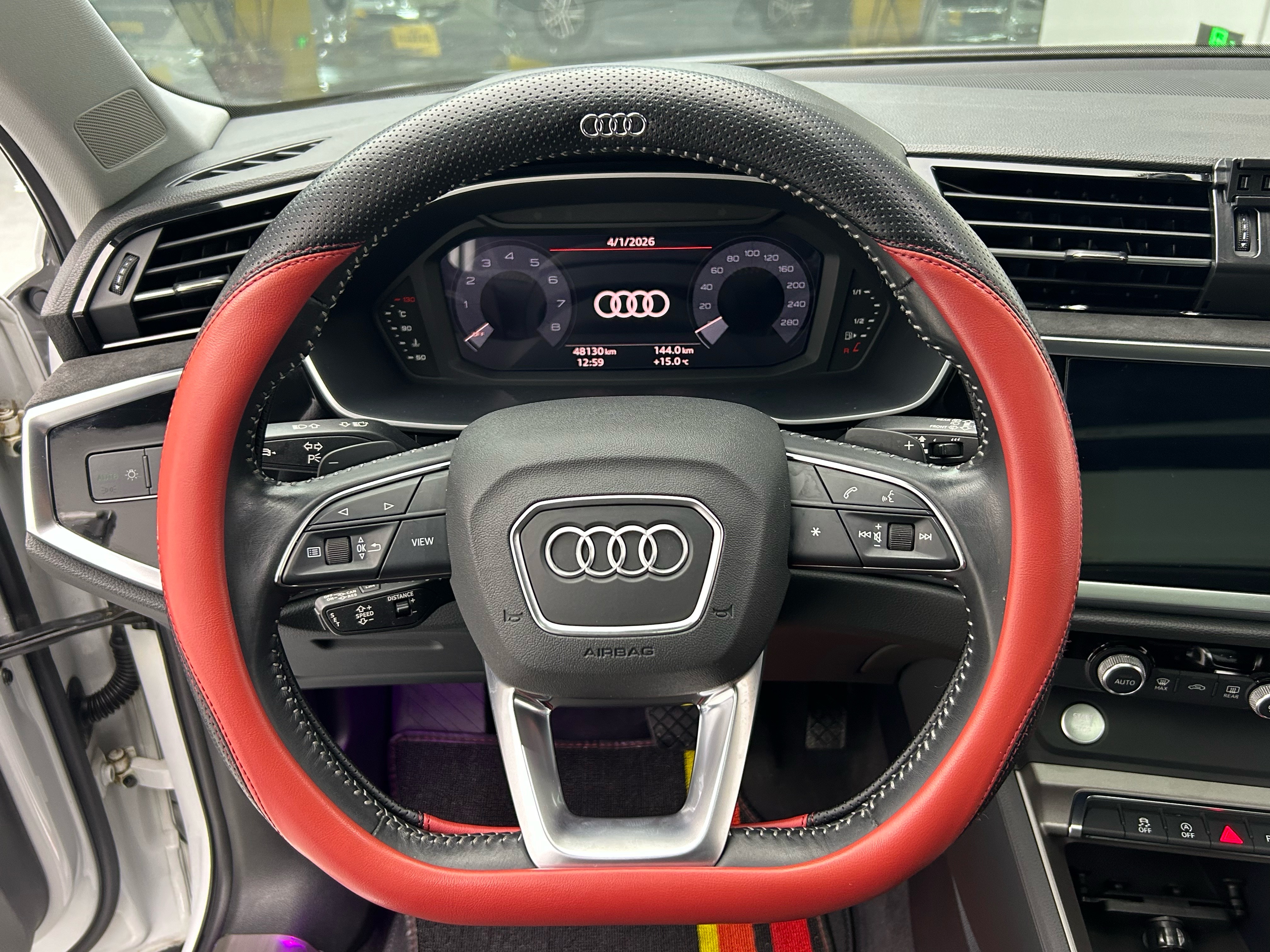Audi Q3 2020 car image #10