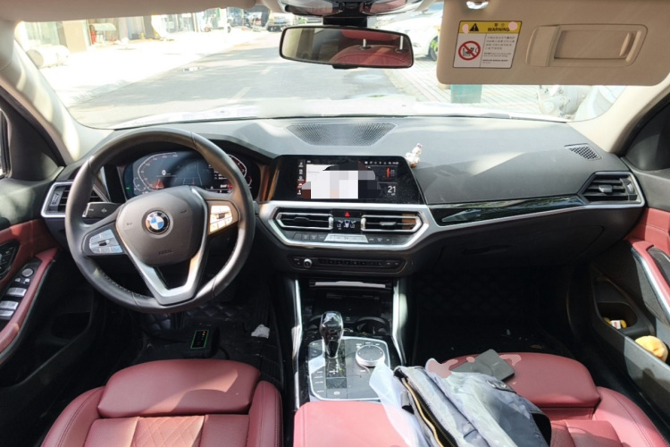 BMW 3 Series 2022 car image #10