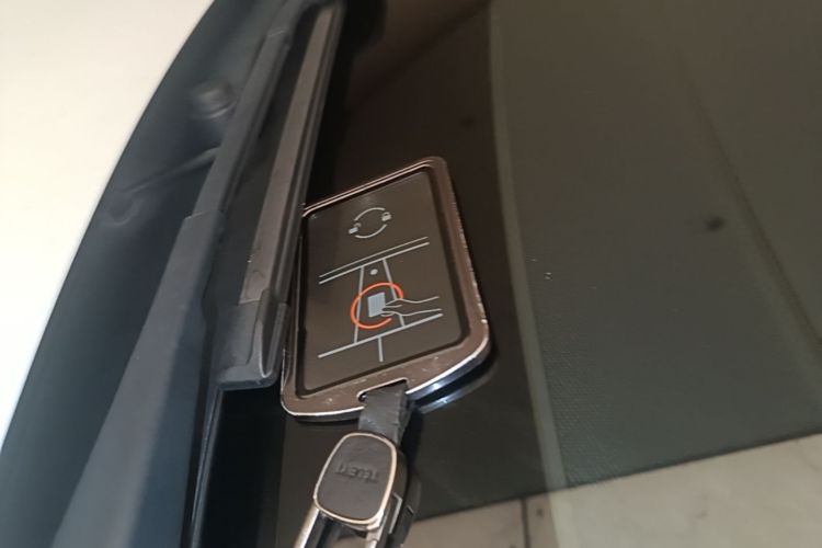 Tesla Model 3 2020 car image #9