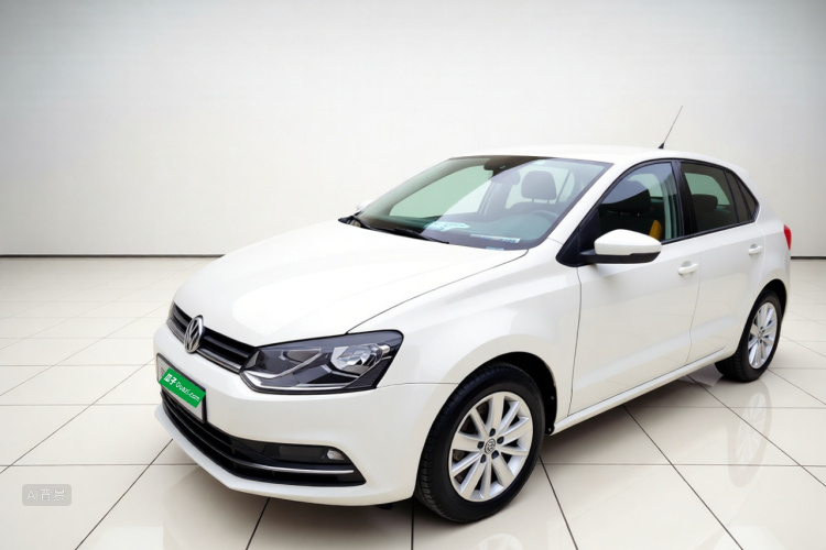 Volkswagen Polo 2015 car image #2