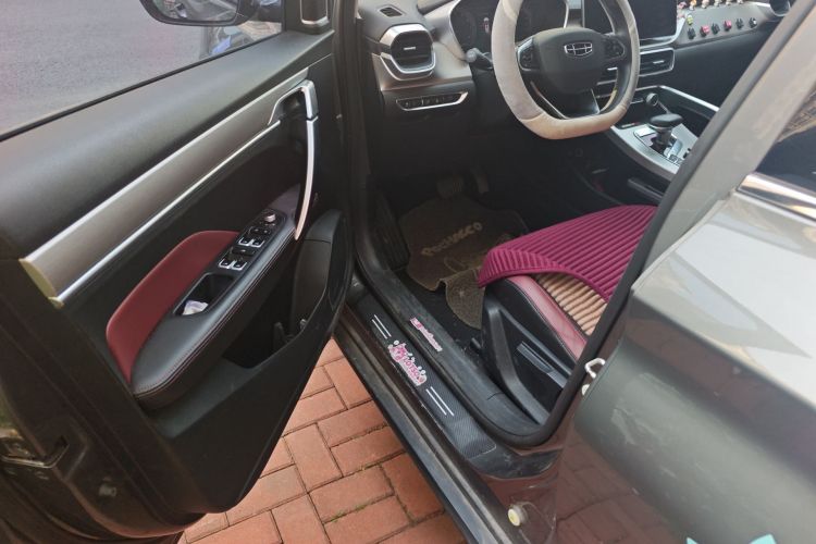 GEELY Coolray 2022 immagine di auto #9