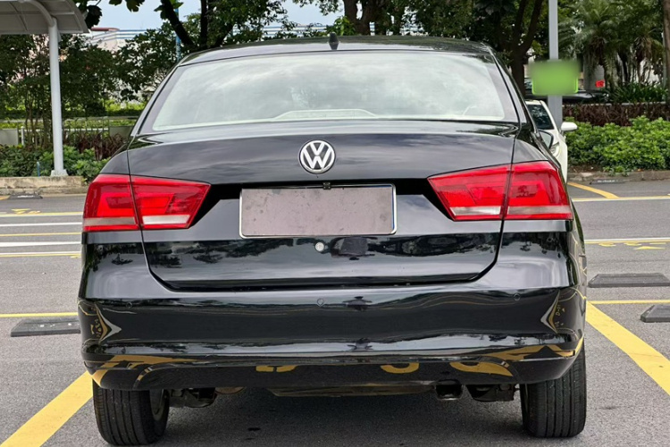 Volkswagen Santana 2015 car image #8