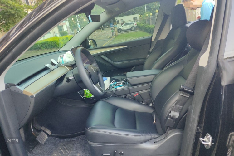 Tesla Model Y 2022 car image #17