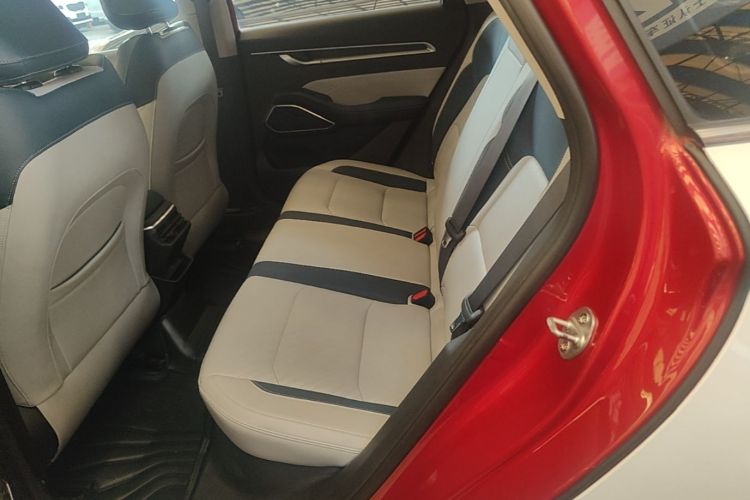 GEELY Emgrand 2021 car image #17