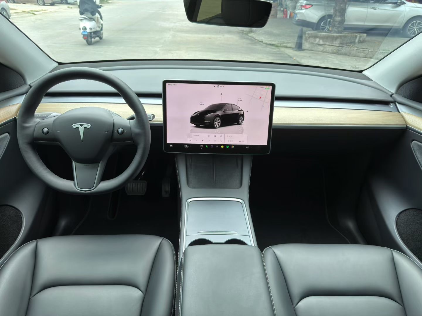 Tesla Model Y 2022 #6 Tesla Model Y 2022 car image #6