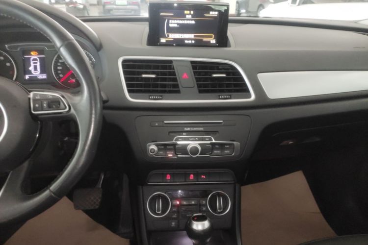 Audi Q3 2018 #13 Audi Q3 2018 car image #13