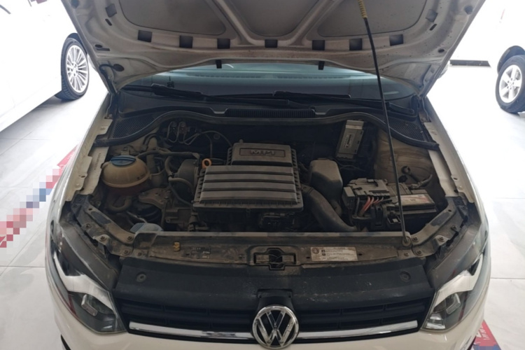 Volkswagen Polo 2015 car image #20