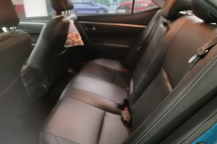 Toyota Corolla Hybird E+ 2019 immagine di auto #17